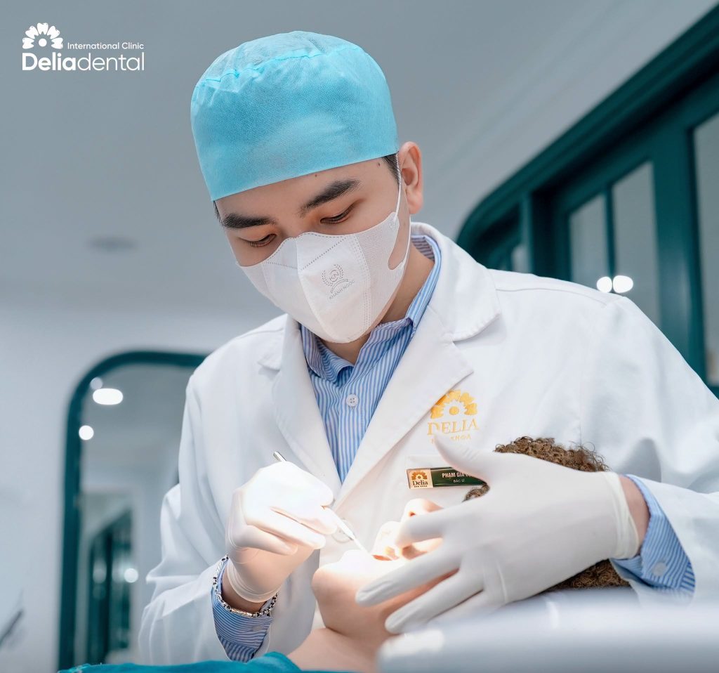 Doctor carefully examine patient's teeth