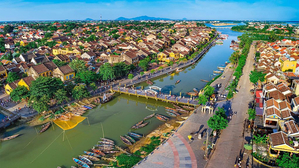 Explore the lovely Hoi An acient town on foot