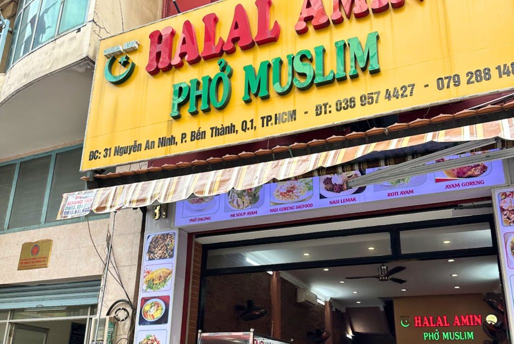 Kedai Muslim Al-Amin at Vietnam